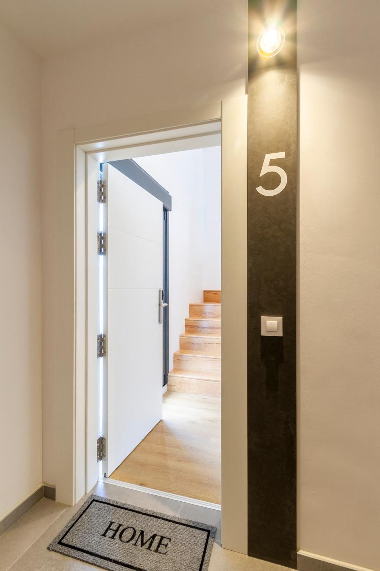 Urbanfive Apartamentos Ourense Centro Екстер'єр фото